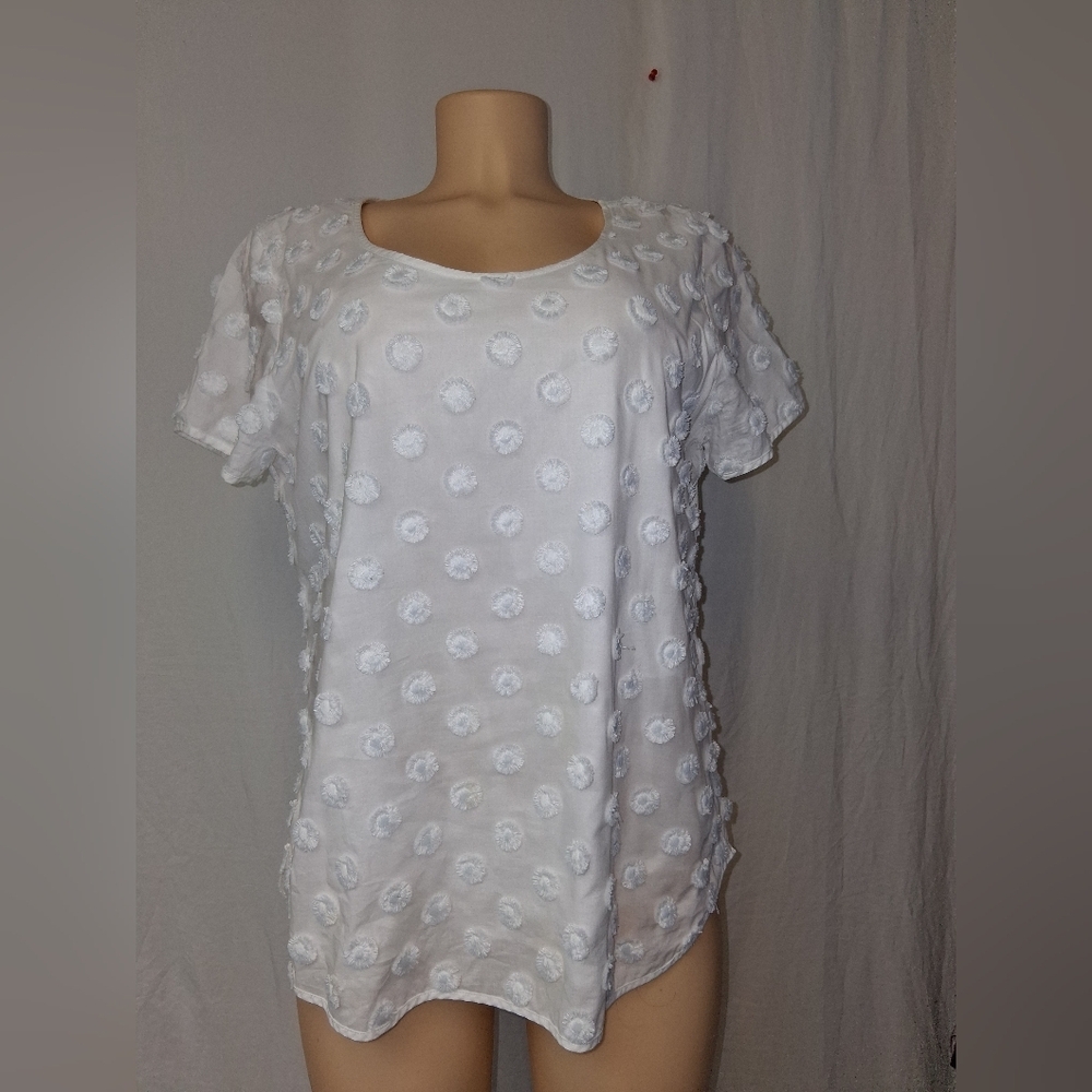 Chico's White Textured Polka Dot Tee Blouse Spring Summer Sz 1